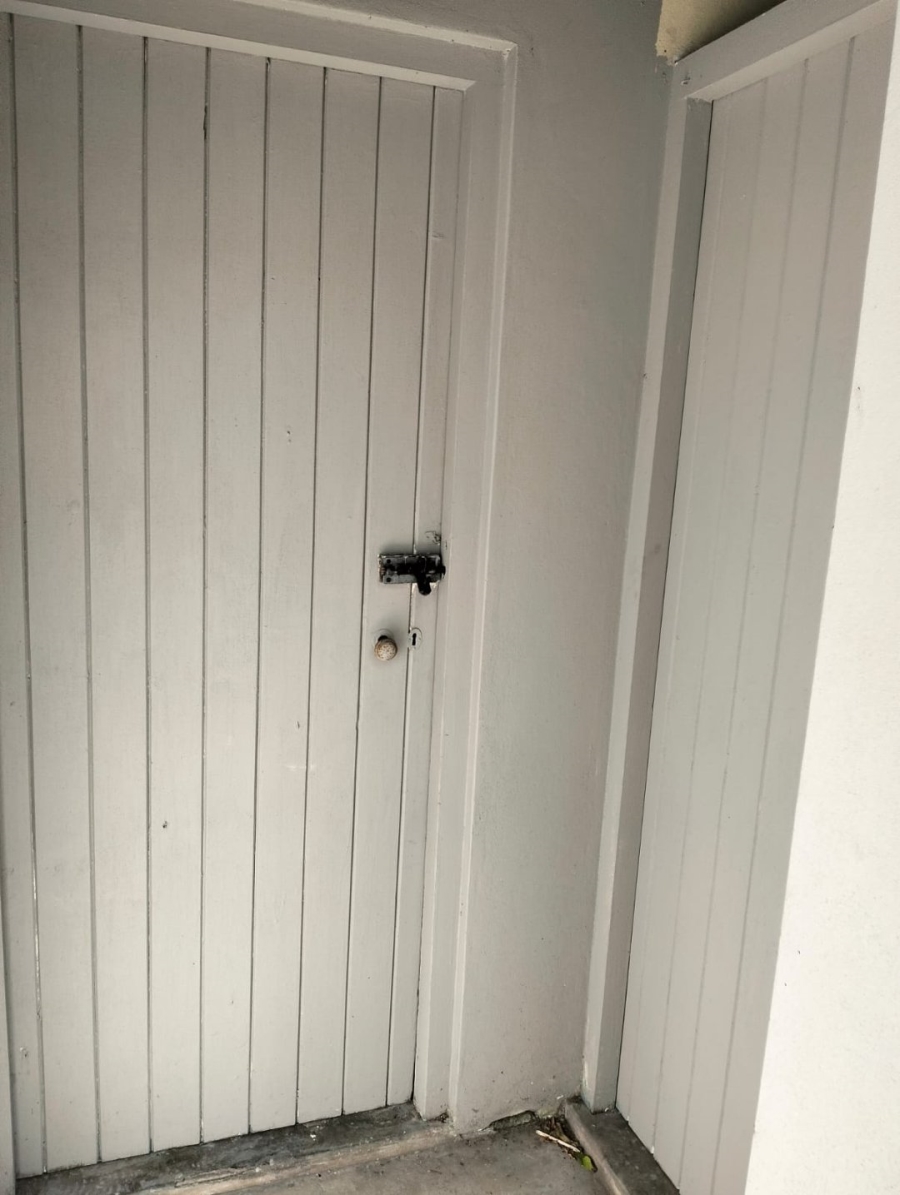 5 Bedroom Property for Sale in Sunnyridge Eastern Cape